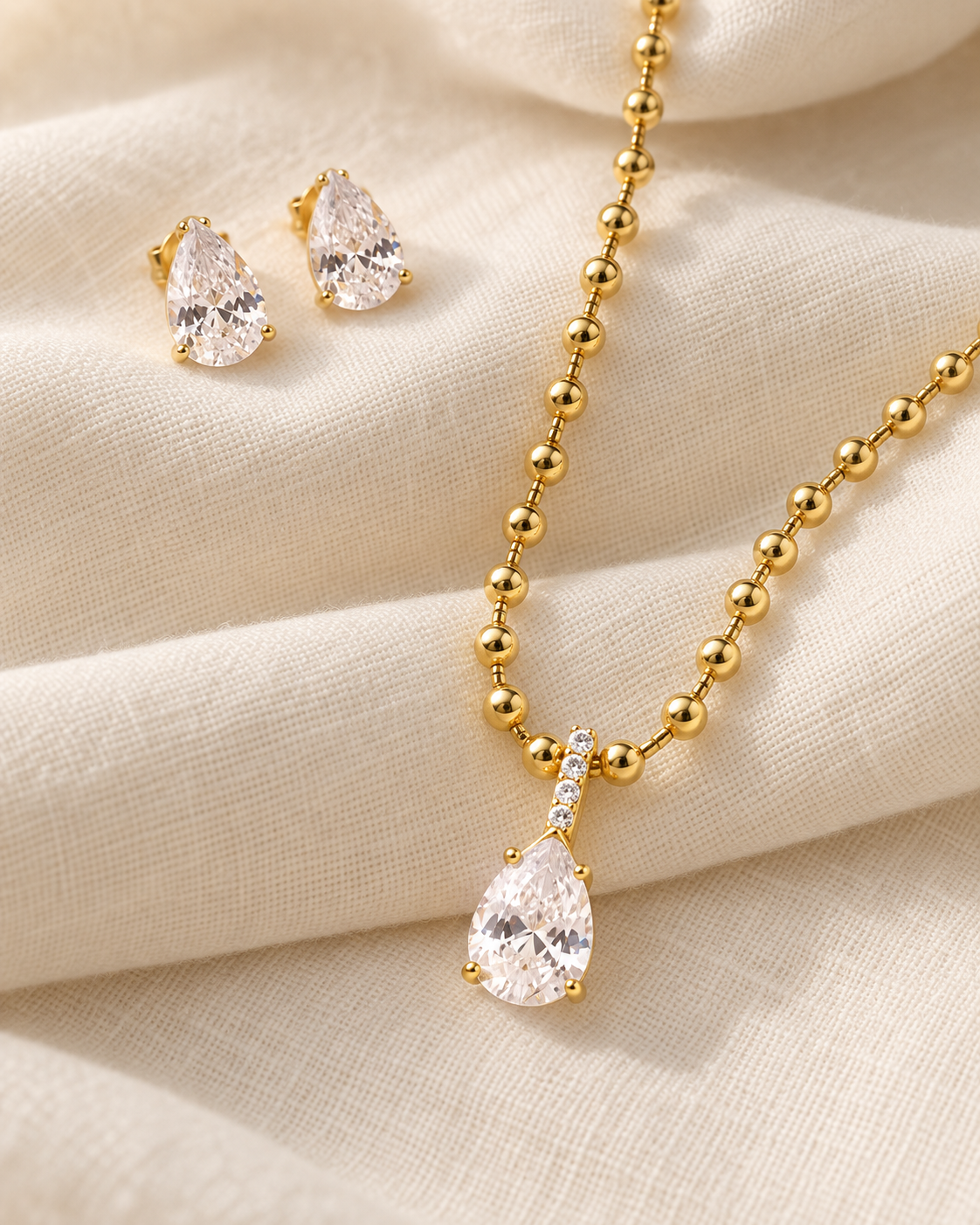 Conjunto Gota, colar e brincos com zircónia de gota (pormenor 5) — Solène Lisboa