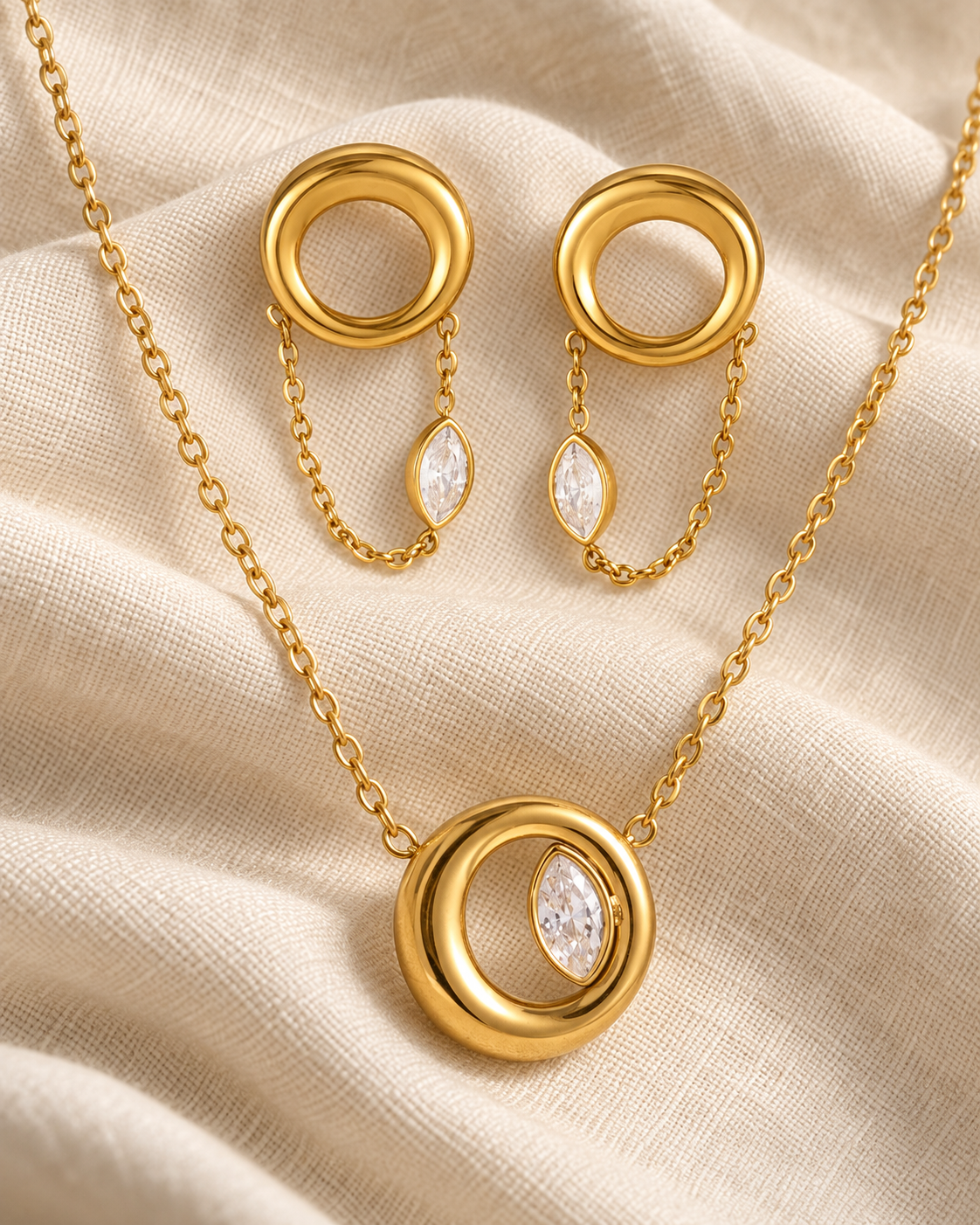 Conjunto Eclipse, colar e brincos com círculo e zircónia marquise (pormenor 2) — Solène Lisboa