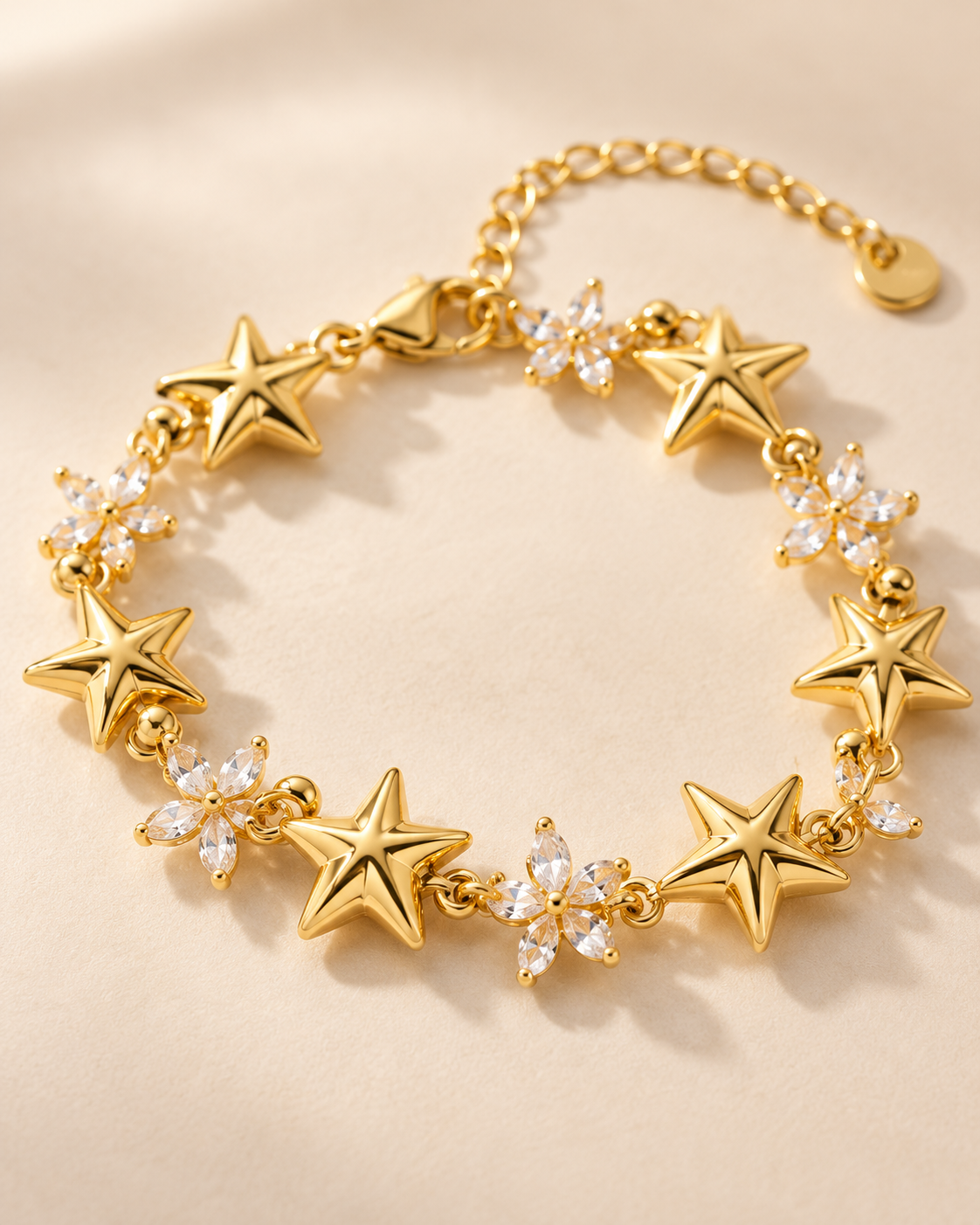 Pulseira Estrela, pulseira dourada de estrelas (pormenor 5) — Solène Lisboa