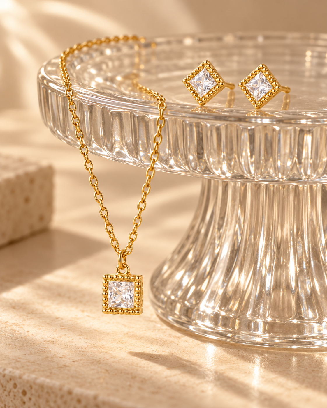 Conjunto Gala, colar e brincos com zircónia quadrada (pormenor 6) — Solène Lisboa