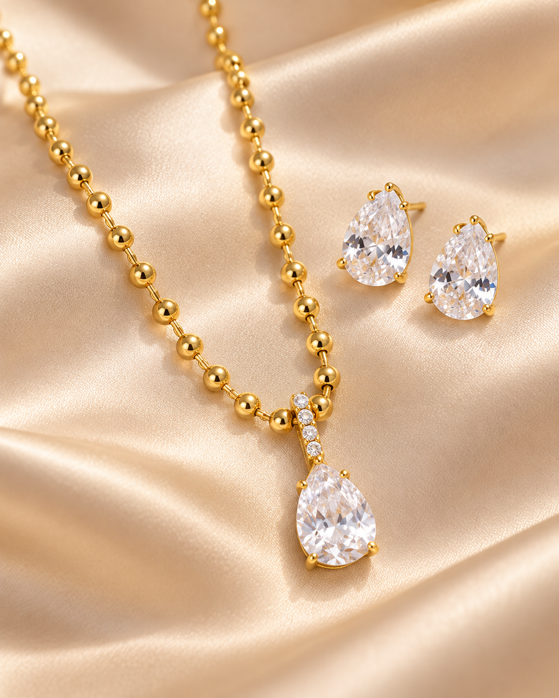 Conjunto Gota, colar e brincos com zircónia de gota (pormenor 2) — Solène Lisboa