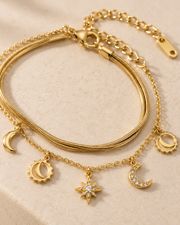 Pulseira Celeste, pulseira dourada com pendentes celestes (pormenor 4) — Solène Lisboa