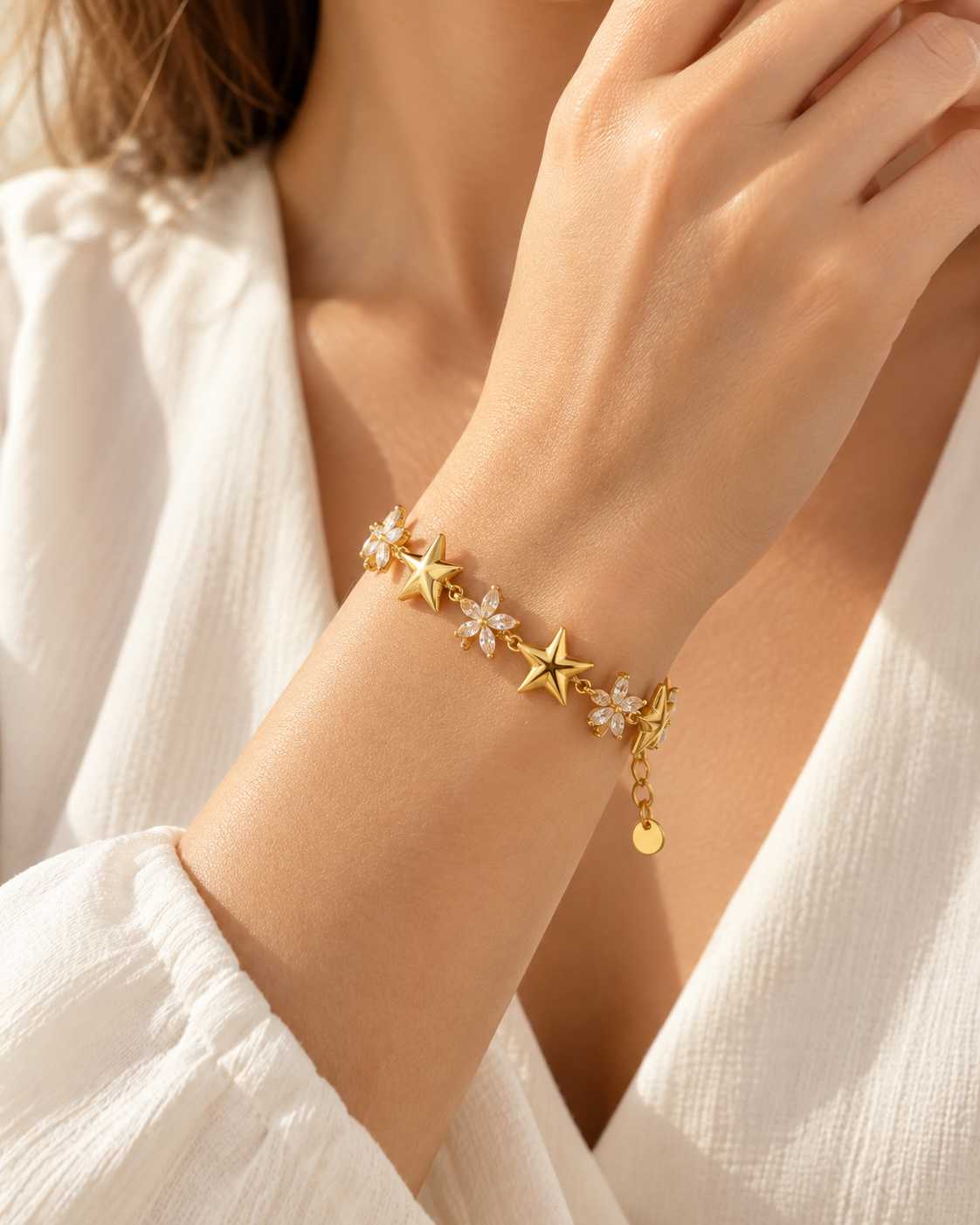 Pulseira Estrela, pulseira dourada de estrelas (pormenor 2) — Solène Lisboa
