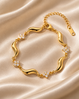 Pulseira Flora, pulseira dourada com flores de zircónias (pormenor 1) — Solène Lisboa